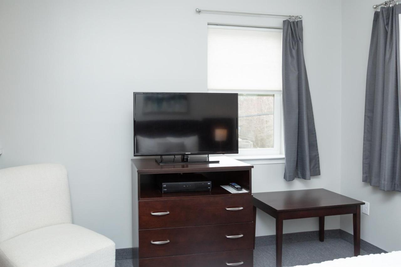 The Acorn Suites Mebane Exterior photo